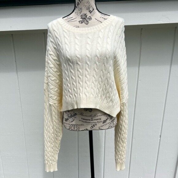 NWOT off white cable knit cropped Crewneck long sleeve sweater - Picture 2 of 12